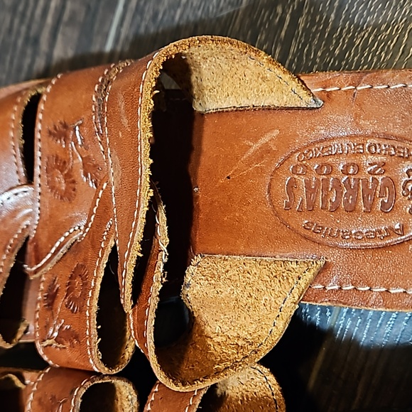 Garcias Tan Brown Lightweight Leather Embossed Platform Sip on Sandals - Picture 8 of 14